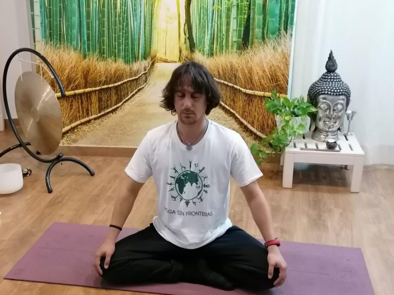 Voluntario de Yoga Sin Fronteras